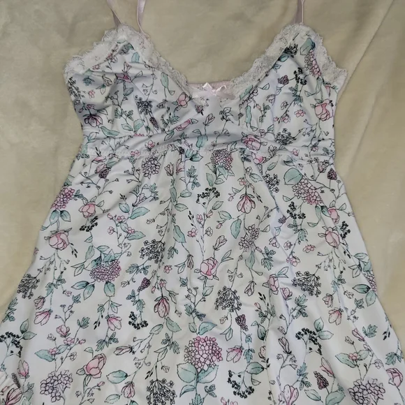 Laura Ashley Pink Floral Pajama Set - Picture 3 of 3